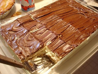 CHOCOLATE CLAIR CAKE